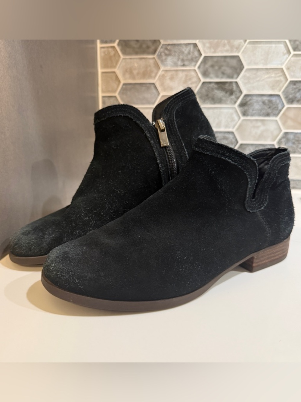 Koolaburra by UGG Cheyanne Black Suede Ankle Booties with Side Zip - Sz 8